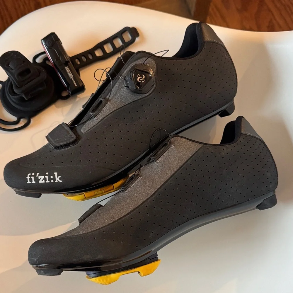 Men’s Fizí:k Fizik Carbon Cycling Shoes US10 Free Cygolite HotRod & Phone Mount - Picture 3 of 7